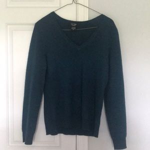 100% Cashmere V-Neck Sweater